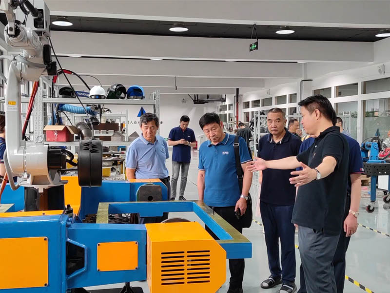 热烈欢迎常州工业机器人产业协会、人社局领导来我司考察交流