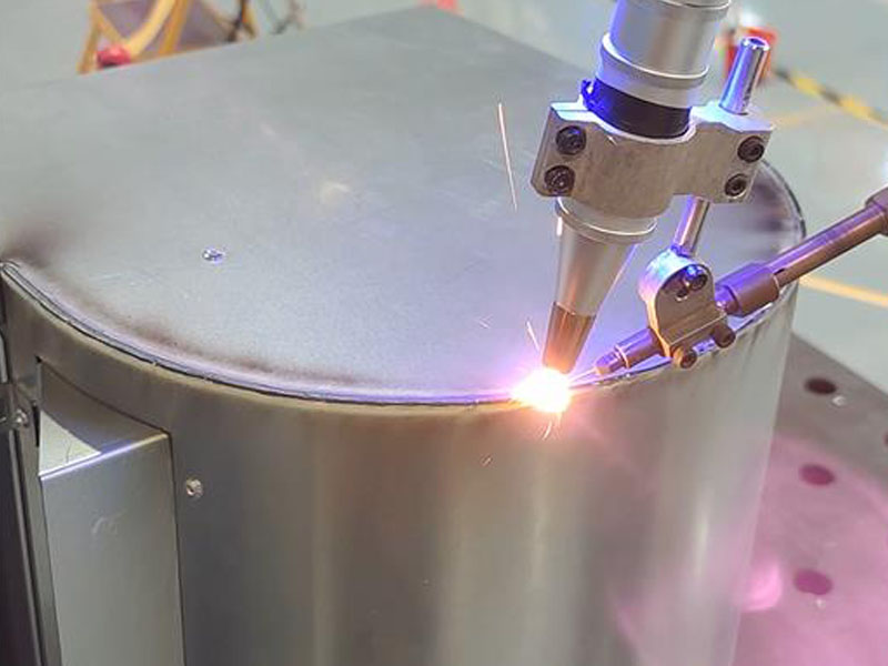 镀锌板激光填丝焊机器人