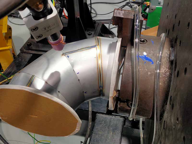 304不锈钢风管氩弧焊机器人