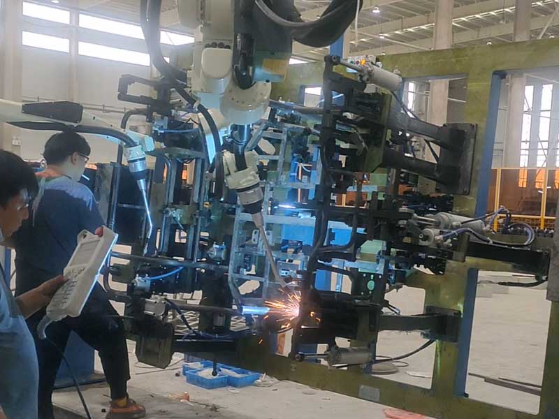 电动三四轮车骨架焊接夹具设计