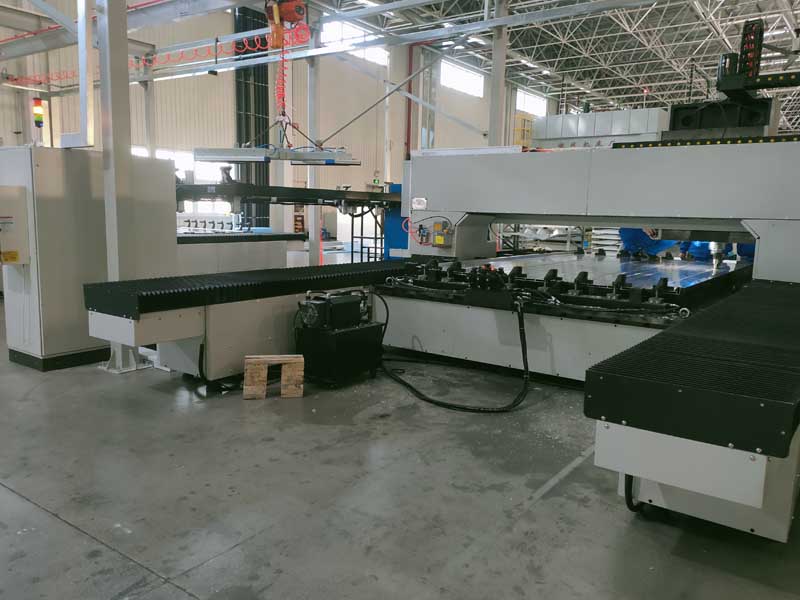 某汽车科技有限公司-新能源电池托盘焊接